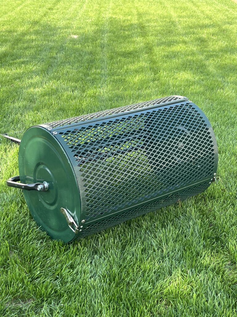 Rozsiewacz kompostu / nawozu – Siatkowy walec ogrodowy 60 cm